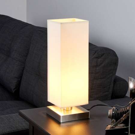 Lindby Martje – biela stolná lampa s E14 LED žiarovkou