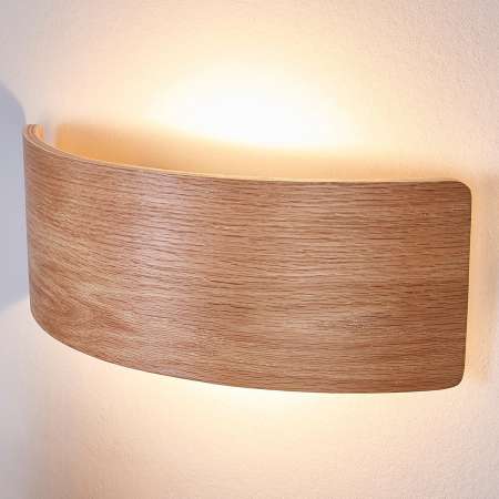 Lindby Nástenné LED svietidlo Rafailia 33 cm drevo