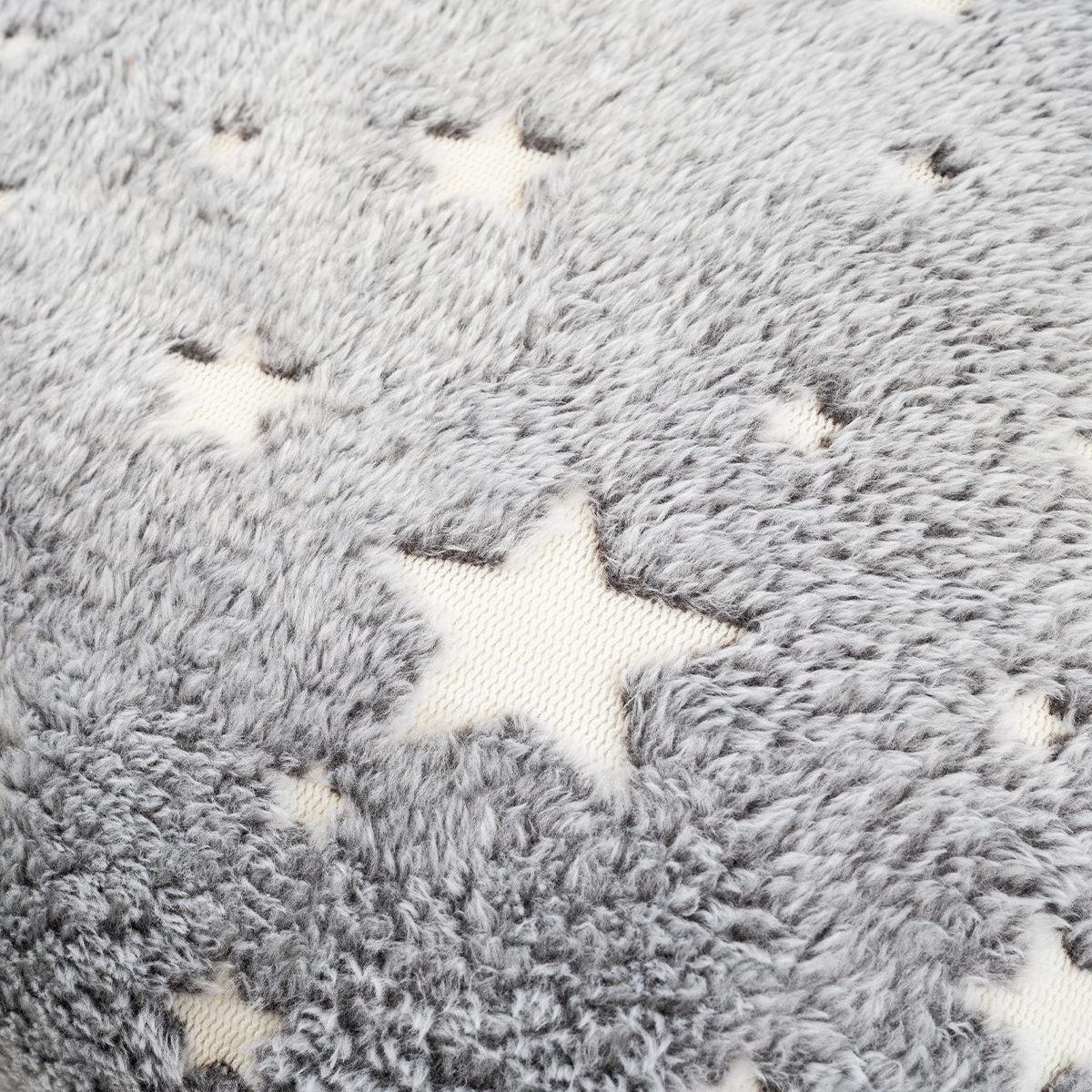 4Home-Obliecka-na-vankusik-Stars-svietiaca-siva-40-x-40-cm-1
